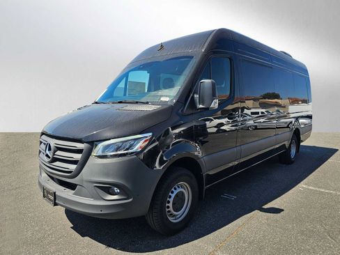Used 2024 Mercedes-Benz Sprinter 3500 image 7