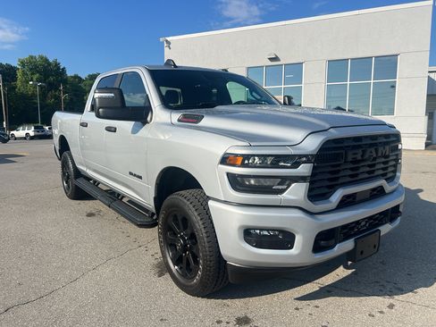 Used 2026 RAM 2500 Big Horn AWD/4WD image 3