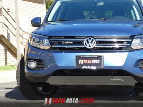 Used 2017 Volkswagen Tiguan SEL FWD image 18