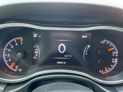 Used 2019 Jeep Grand Cherokee Altitude image 14