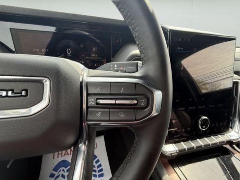 Used 2025 GMC Yukon Denali AWD/4WD image 19