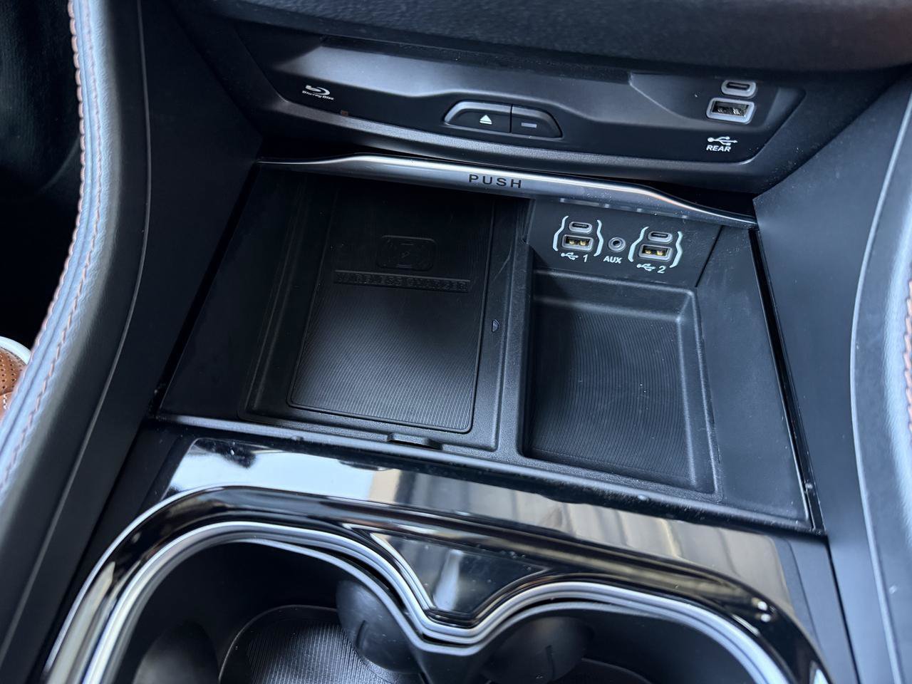 Used 2024 Chrysler Pacifica Pinnacle FWD image 25