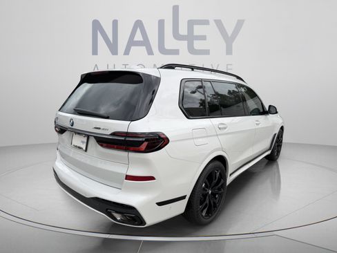 Used 2027 BMW X7 xDrive40i w/ M Sport Package AWD/4WD image 4