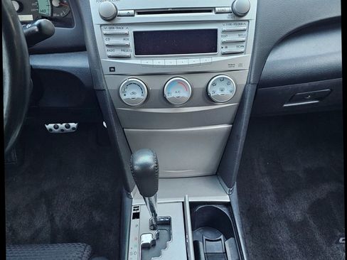 Used 2011 Toyota Camry SE image 36