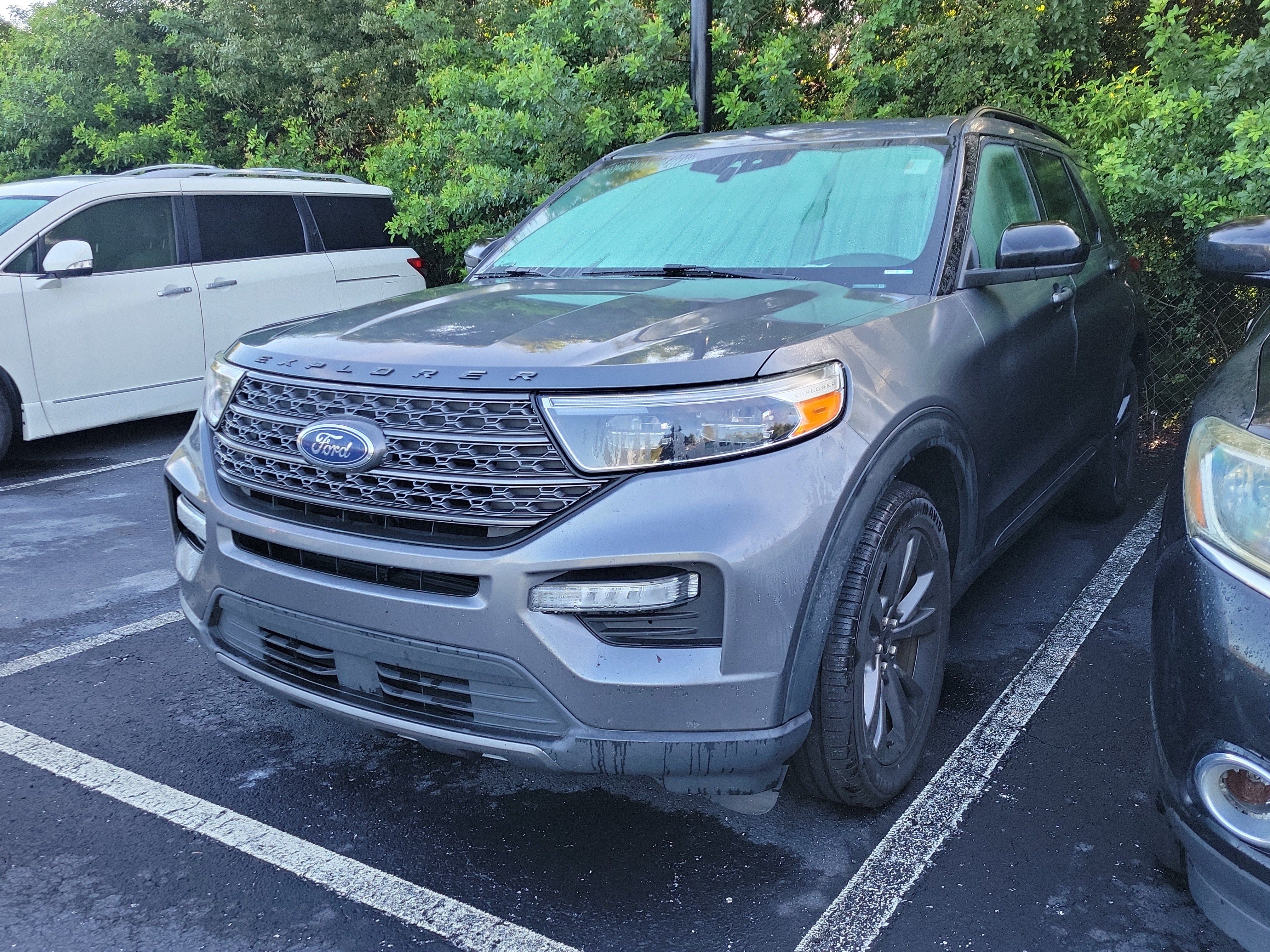 Used 2022 Ford Explorer XLT w/ Equipment Group 202A RWD image 3