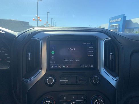 Used 2021 Chevrolet Silverado 1500 LT Trail Boss w/ Convenience Package II image 12