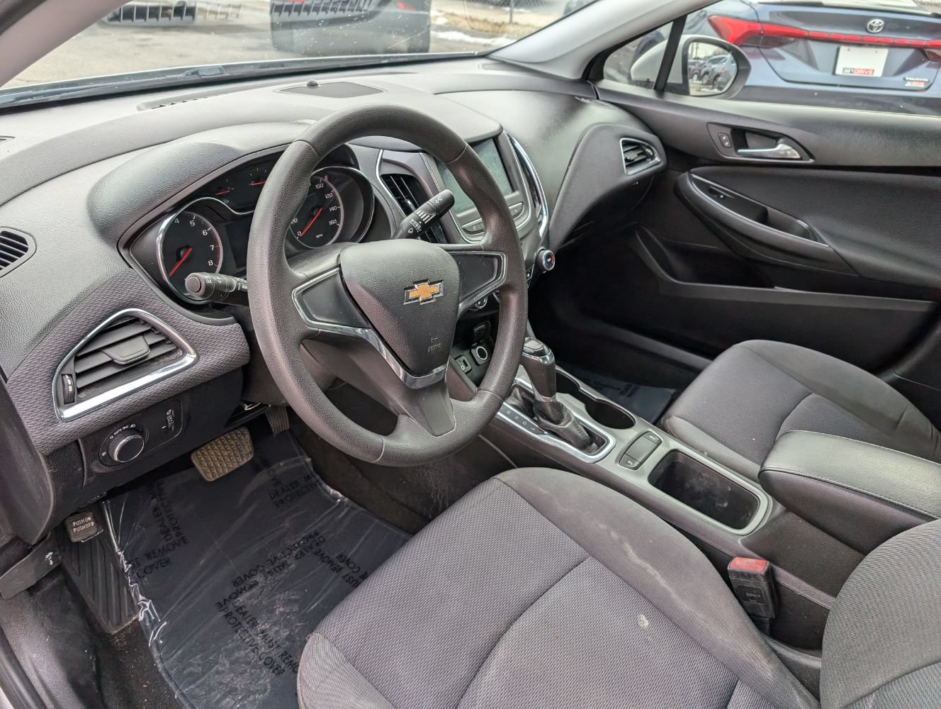 Used 2019 Chevrolet Cruze LS FWD image 12