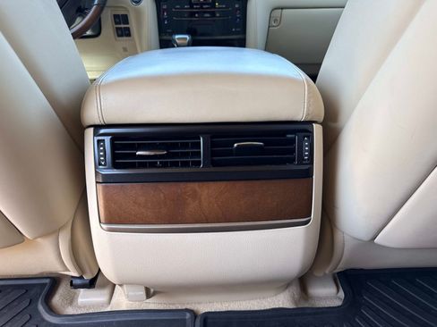 Used 2019 Lexus LX 570 4WD w/ Luxury Package image 15
