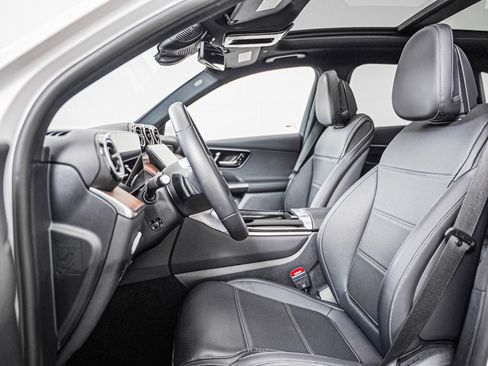 Certified 2026 Mercedes-Benz GLC 300 image 8
