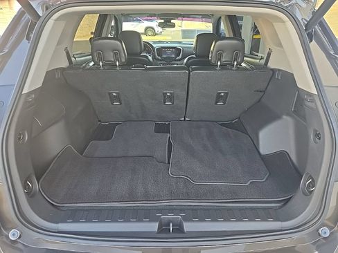 Used 2019 GMC Terrain SLT w/ Preferred Package FWD image 39