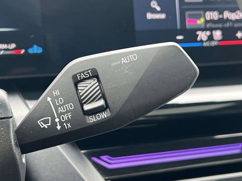 Used 2024 BMW 530i xDrive w/ Premium Package image 28