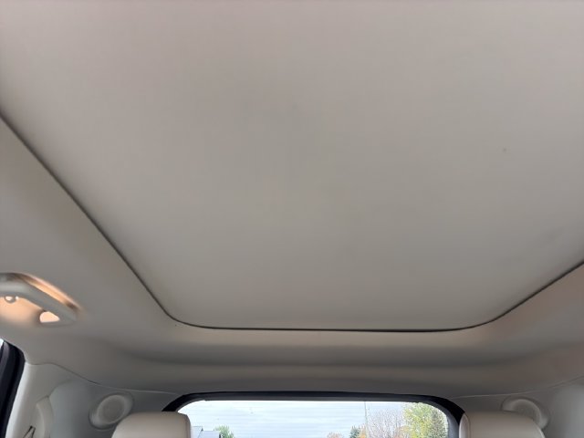 Used 2017 Ford Edge Titanium w/ Equipment Group 301A AWD/4WD image 38