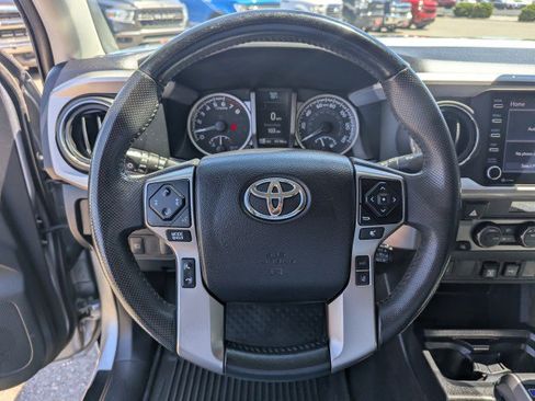Used 2022 Toyota Tacoma SR5 w/ Technology Package AWD/4WD image 13