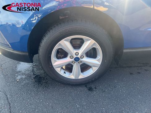 Used 2022 Ford Edge SE image 15