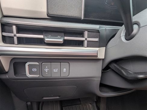 Certified 2025 Hyundai Santa Fe SEL image 22