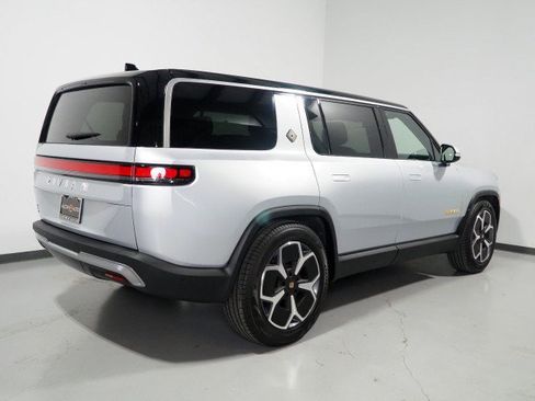 Used 2024 Rivian R1S AWD Adventure image 7