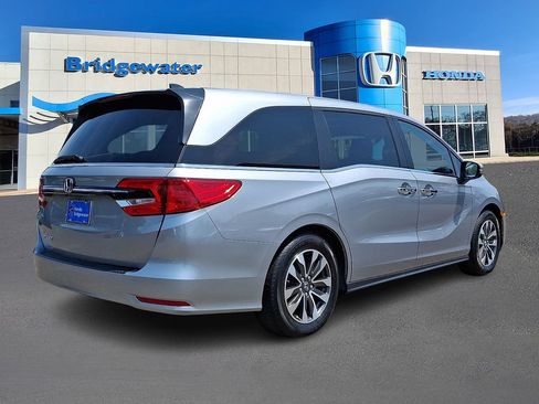 Used 2024 Honda Odyssey EX-L image 6