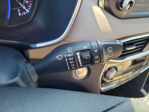 Used 2020 Hyundai Santa Fe SEL FWD image 32