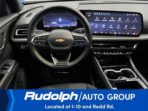 Used 2025 Chevrolet Traverse LT image 17