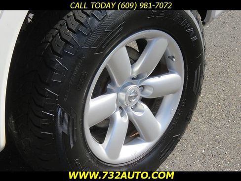 Used 2008 Nissan Titan SE image 25