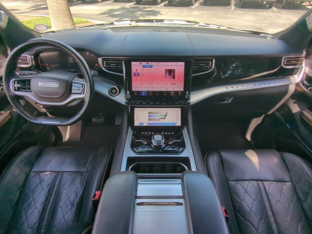 Used 2022 Jeep Grand Wagoneer Series III w/ Rear Seat Video Group 1 AWD/4WD image 18