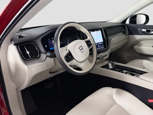 Certified 2024 Volvo XC60 B5 Plus AWD/4WD image 10