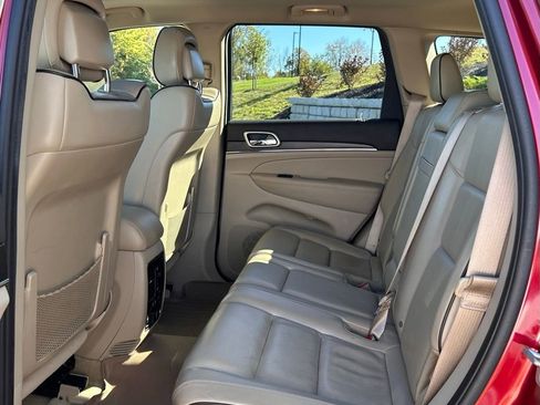 Used 2015 Jeep Grand Cherokee Overland image 19