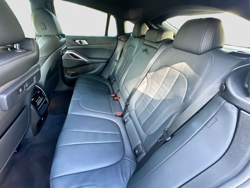 Certified 2022 BMW X6 xDrive40i w/ Premium Package image 26