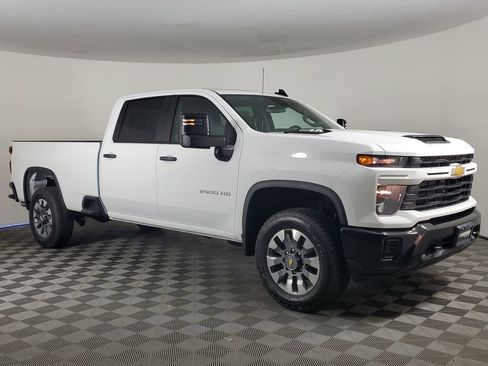 New 2026 Chevrolet Silverado 2500 Custom image 2