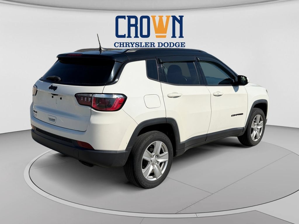 Used 2020 Jeep Compass Latitude AWD/4WD image 3