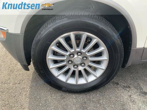 Used 2012 Buick Enclave AWD image 16