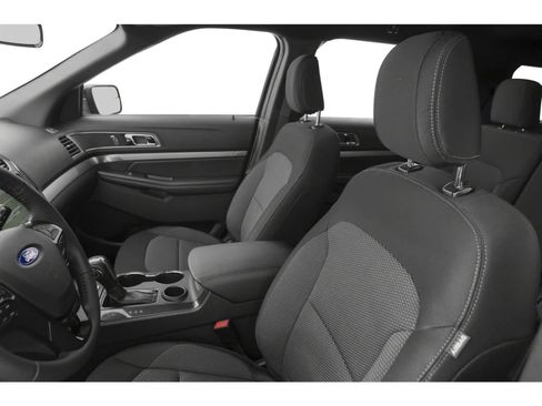 Used 2019 Ford Explorer XLT w/ Equipment Group 201A AWD/4WD image 6