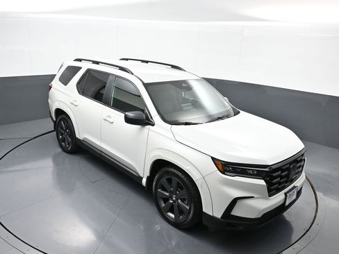 Certified 2023 Honda Pilot Sport image 35