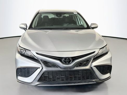 Used 2023 Toyota Camry SE FWD image 2