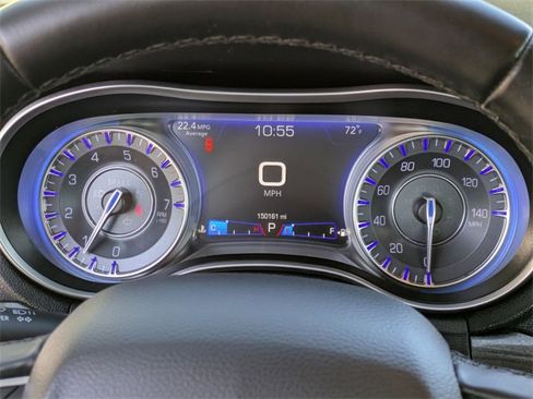 Used 2016 Chrysler 300 Limited image 14