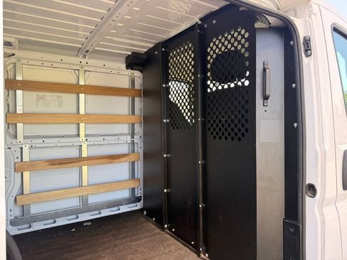 Used 2025 RAM ProMaster 2500 w/ U-Haul Equipment Group FWD image 29