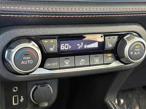 Used 2020 Nissan Kicks SR w/ SR Premium Package image 17