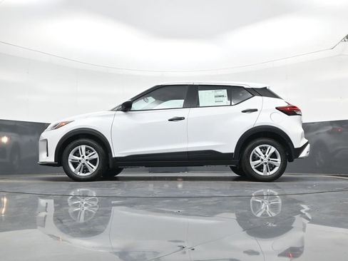 New 2025 Nissan Kicks Play S image 20