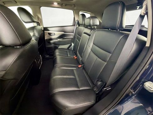 Used 2018 Nissan Murano Platinum image 22