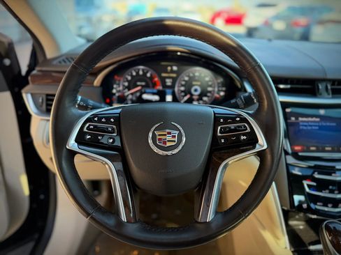Used 2013 Cadillac XTS Premium image 14