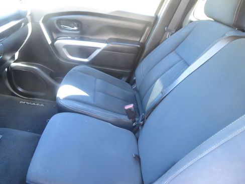 Used 2017 Nissan Titan SV image 25