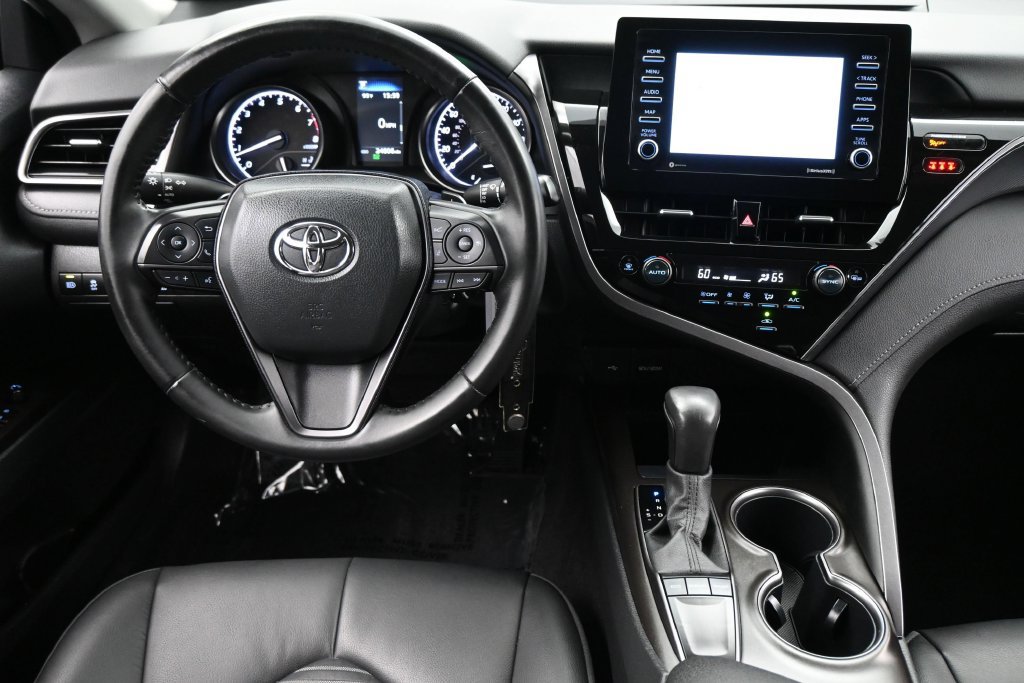 Used 2024 Toyota Camry SE FWD image 7