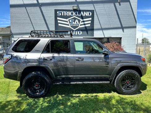 Used 2016 Toyota 4Runner Trail Premium AWD/4WD image 5