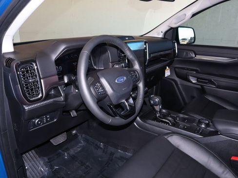 New 2025 Ford Ranger Lariat w/ Black Appearance Package image 23