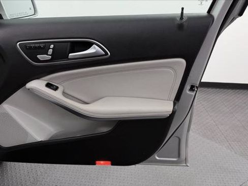 Used 2018 Mercedes-Benz GLA 250 4MATIC image 23