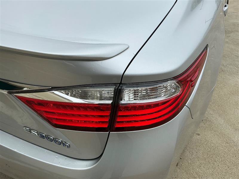 Used 2014 Lexus ES 300h w/ Luxury Package w/Bamboo Trim FWD image 20