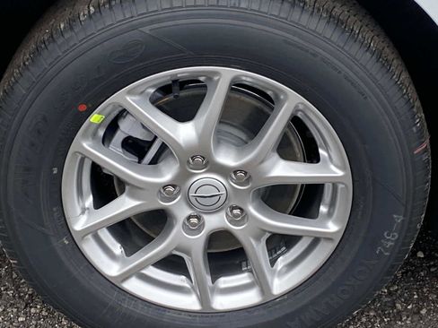 New 2026 Chrysler Pacifica Select image 3