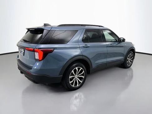 Used 2025 Ford Explorer ST-Line AWD/4WD image 7