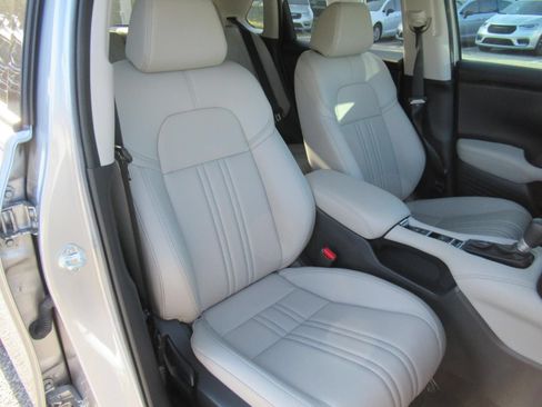 Used 2026 Honda HR-V EX-L image 9