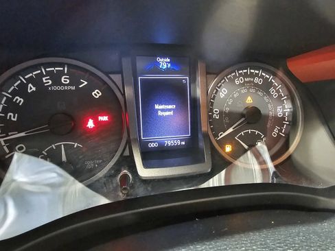 Used 2019 Toyota Tacoma TRD Off-Road w/ TRD Premium Off Road Package AWD/4WD image 17